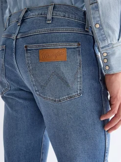 Larston Slim Tapered Low Stretch Jean