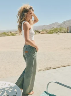 Low Rise Loose Ultra Barrel Jean